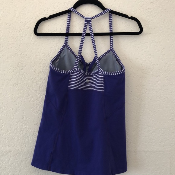 🌺 Athleta Fulfillment Built-In Bra Tank Top Amalfi Blue Size Medium - Picture 2 of 3